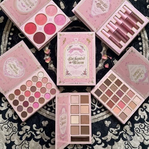 ROMCOM Makeup Magic Book